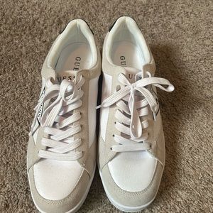 Guess Senalers Size 10,5